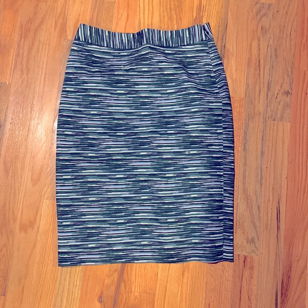 3 for $10 The Limited knee length skirt size 0 - Picture 1 of 1